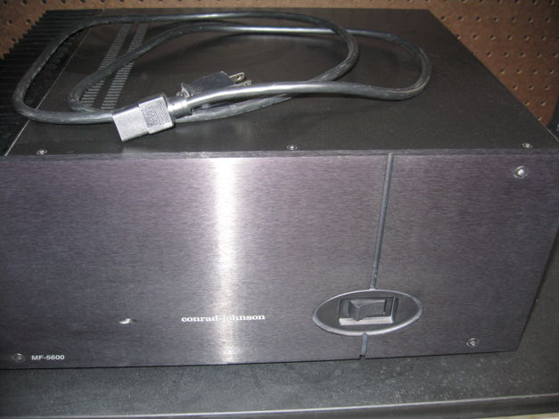 Conrad Johnson MF-5600 5-Channels Amplifier