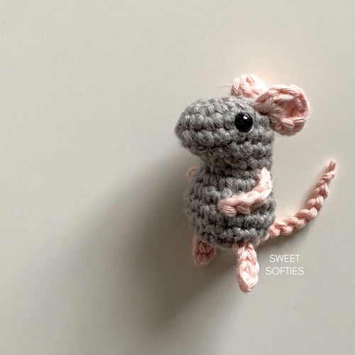 How to crochet a mouse without sewing!