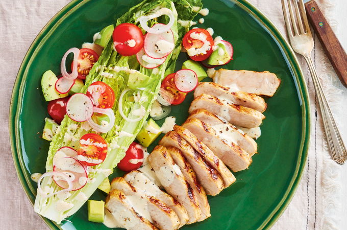 Côtelettes de porc et sauce barbecue blanche