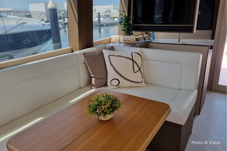 Dubai: 2-Hour Luxury Sunset Cruise with Food & Drinks - photo 2