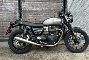 2024 TRIUMPH SPEED TWIN 900 STEALTH EDITION motorcycle for rent near Honolulu, HI