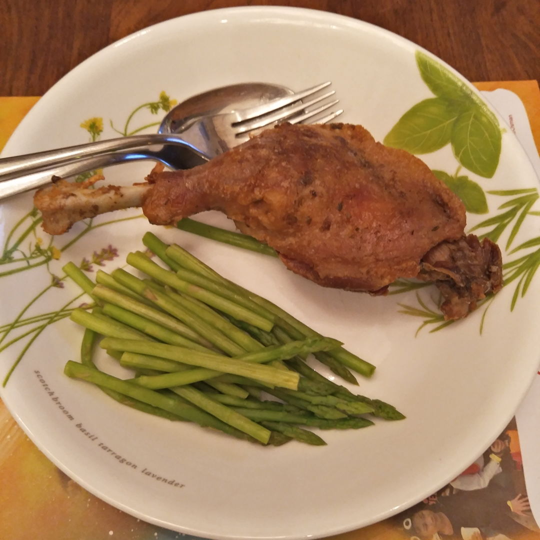 confit duck with steamed asparagus - served it with a mixed berry jus. will make this again