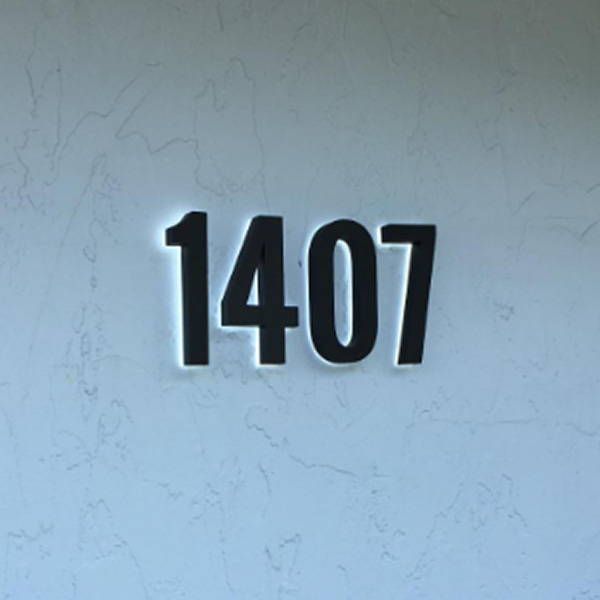 Illuminated address numbers 17
