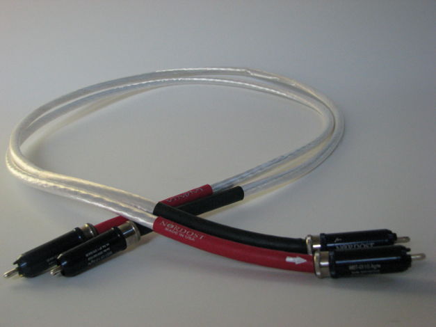 A PAIR USED 1 METER NORDOST VALHALLA ANALOG/RCA FACTORY TERMINATED INTERCONNECTS IN VERY GOOD CONDITION.