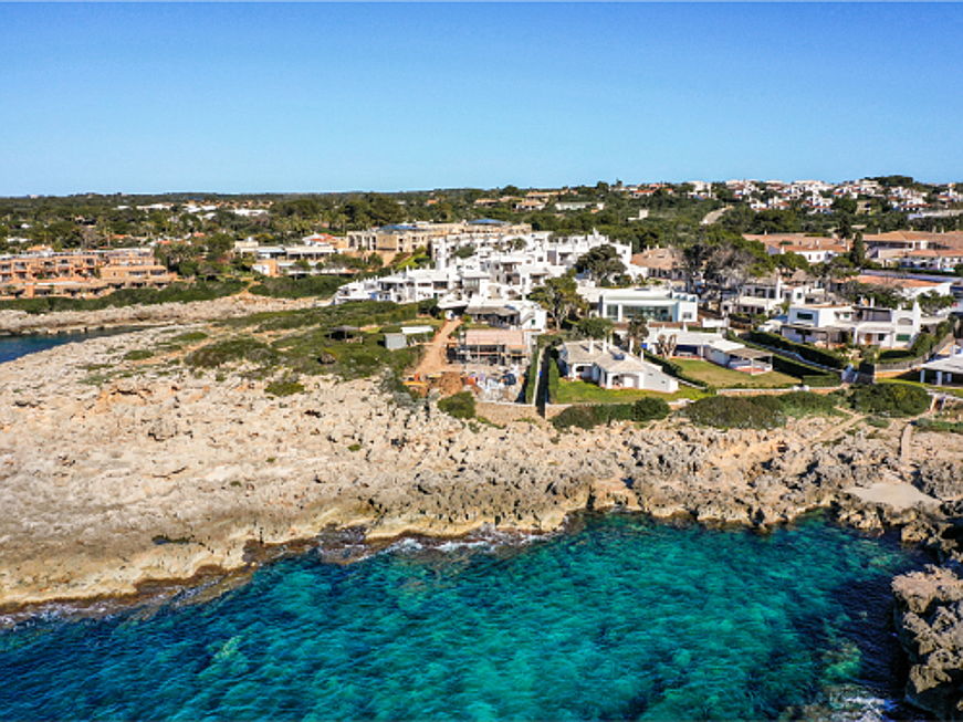  Cernusco sul Naviglio
- Menorca: Hohe Kaufaktivität in allen Lagen