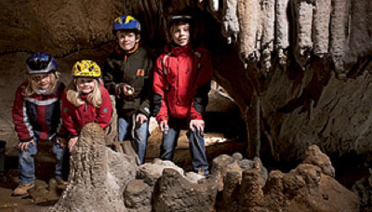 dechenhöhle erforschen