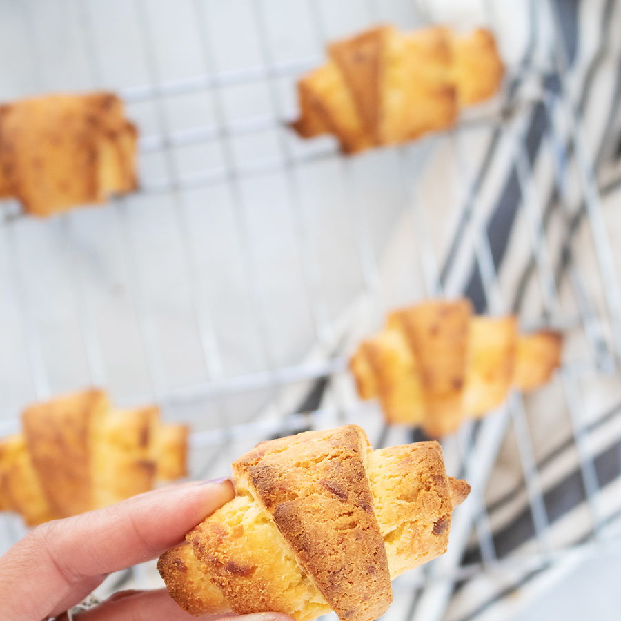 keto crescent rolls