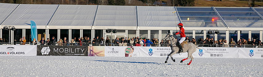  Kitzbühel
- Traumhafte Kulisse am Snow Polo Feld in Kitzbühel