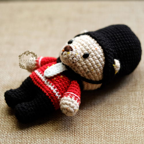 Beary The London Bear - Padrão de crochê Amigurumi [PDF em inglês]
