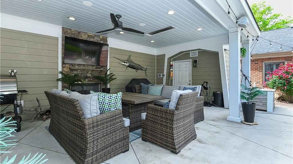 Slideshow image