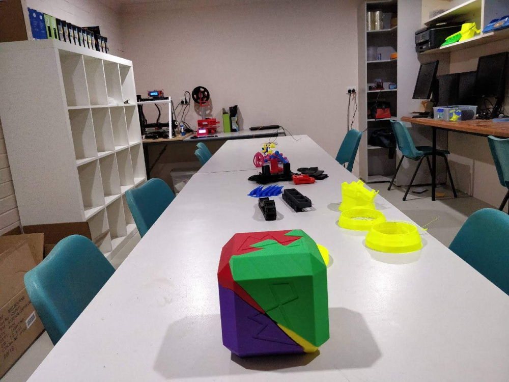 Maida Vale Maker Space with a facilitator