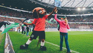 hannover high five mit maskotchen
