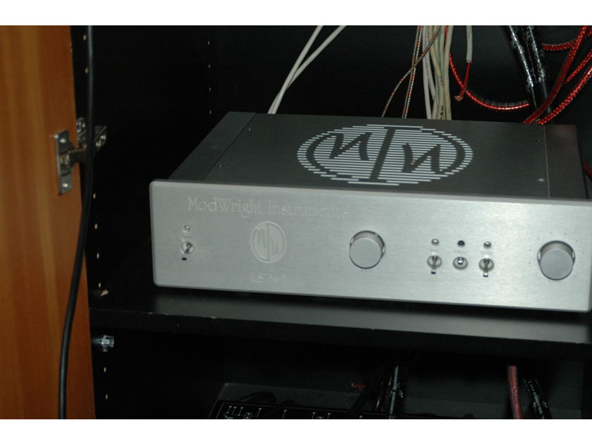 Modwright  LS 36.5 Tube Preamp