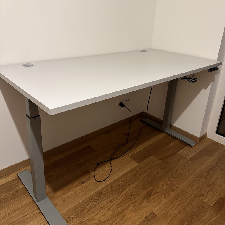 electric height adjustable office desk 