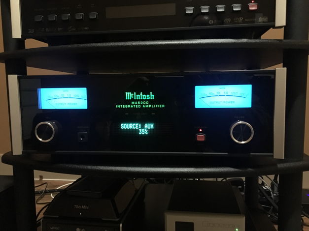 McIntosh Ma-5200 2-CHANNEL INTEGRATED AMPLIFIER