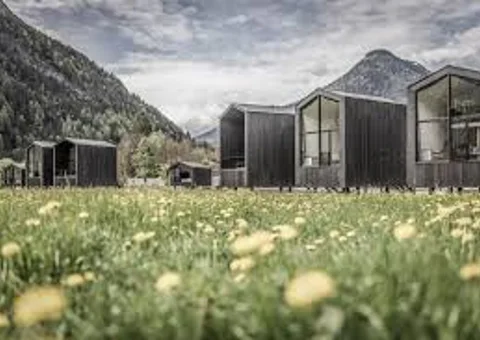How Såndgøld Alpine Glamping Elevates the Camping Experience with Guestnet