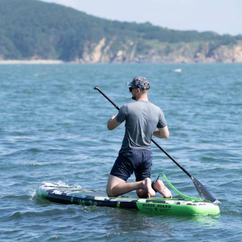Boy paddle board inflatable in Québec