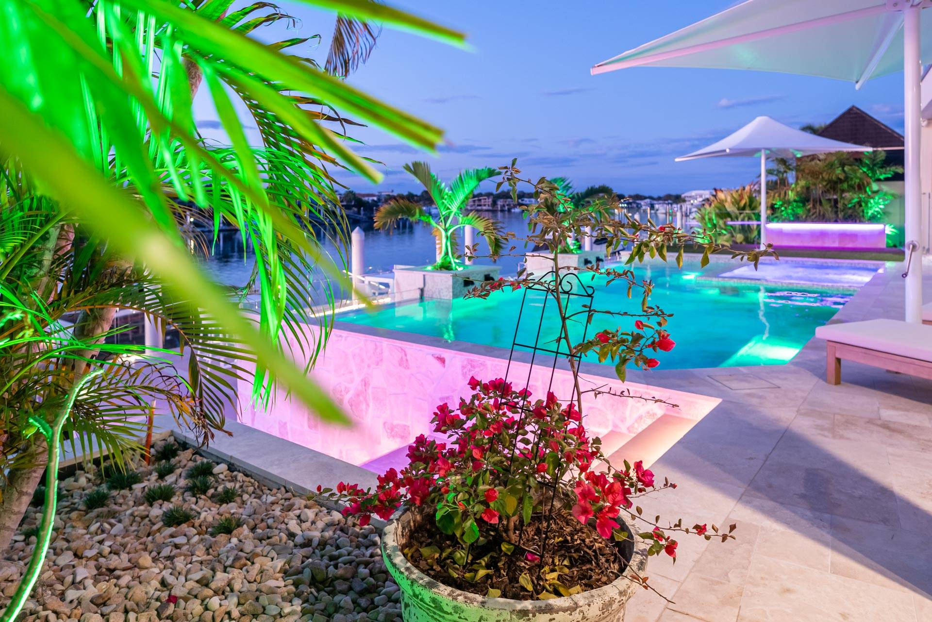 Havit Outdoor Lighting - Havit LED Strip Lighting - RGB LED Strip Lighting - Pool Lighting - Garden Lighting 