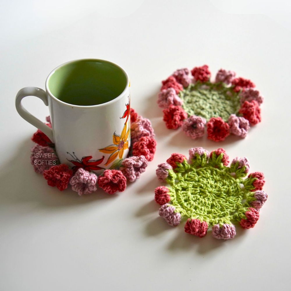 Rose Bouquet Coaster met TWEE bloemvariaties! · Snelle en gemakkelijke haakinstructie