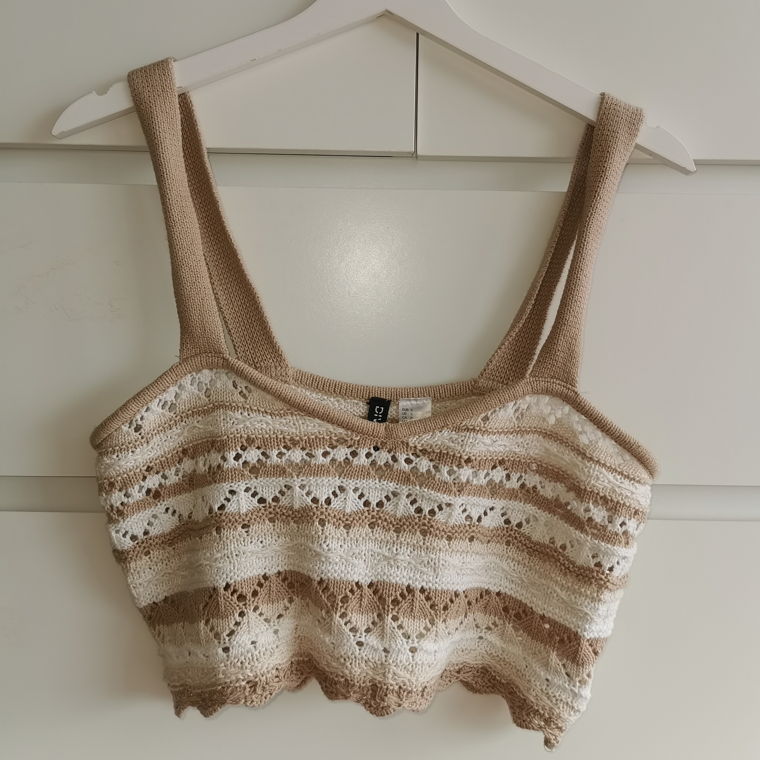 Top knitted