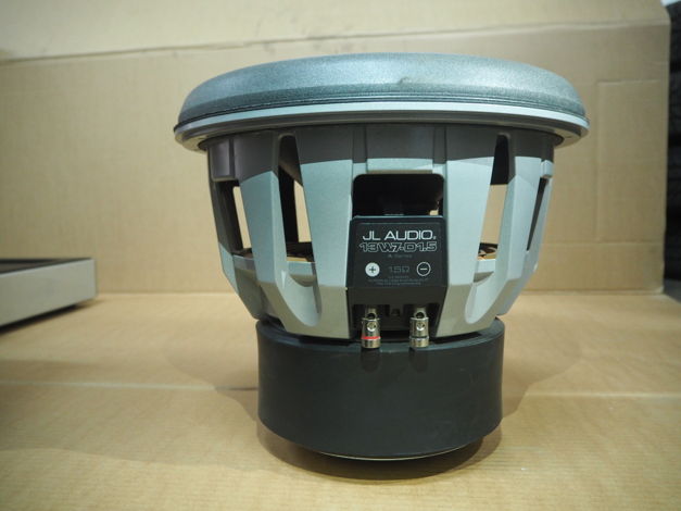 JL Audio 13W7-D1.5: 13.5-inch (345 mm) Subwoofer