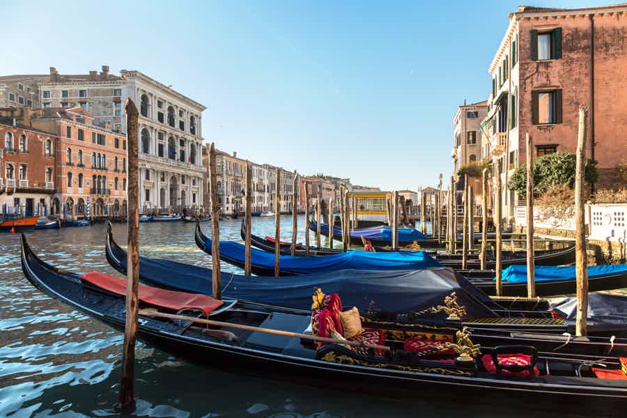 Romantic Gondola Ride with Live Serenade (30 Min) - photo 5