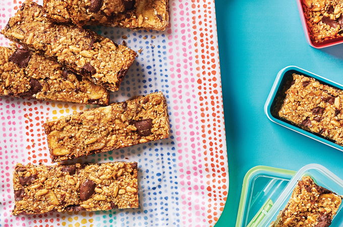 Chewy Banana and Sesame Granola Bars