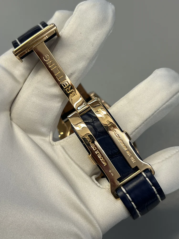 HB011012/B957 full set 2012. Official Breitling service done in 2025.