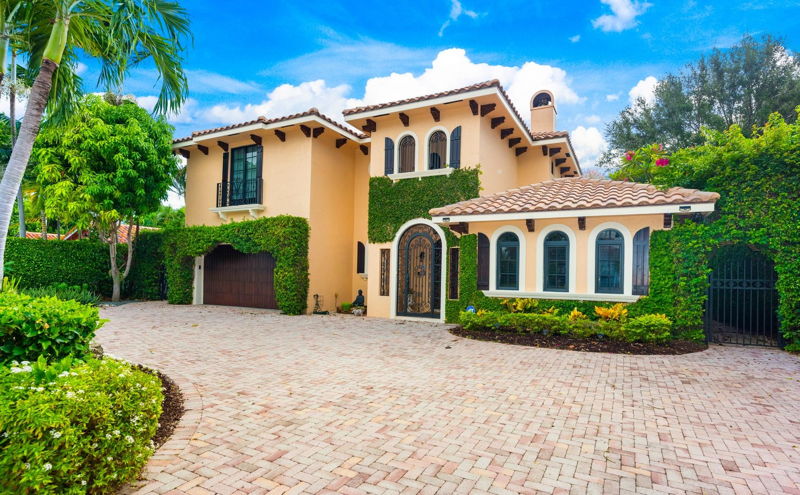 featured image for story, Boca Raton Riviera - a luxury living in Florida