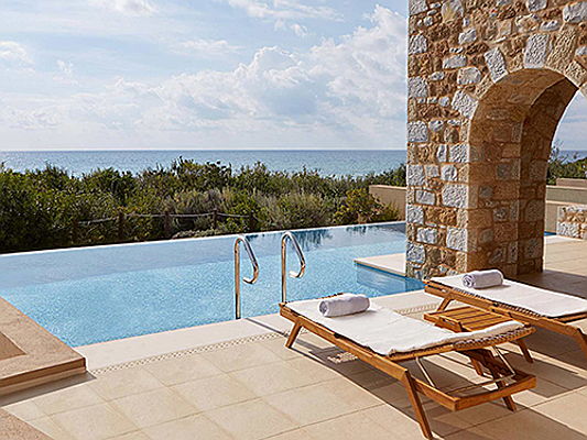  Vilamoura / Algarve
- Das Costa Navarino Resort bietet einzigartige Immobilieninvestments im Herzen der malerischen griechischen Region Messenien.