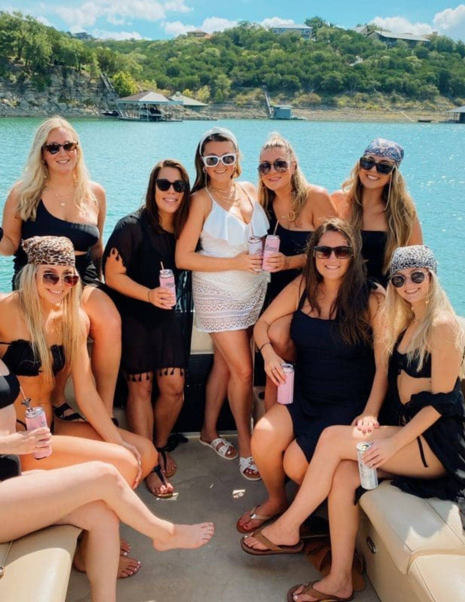 lake austin boat rentals bachelorette party