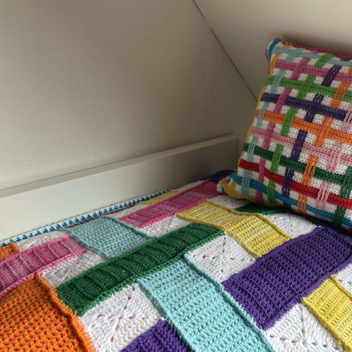 Crocheted woven cushion Arina