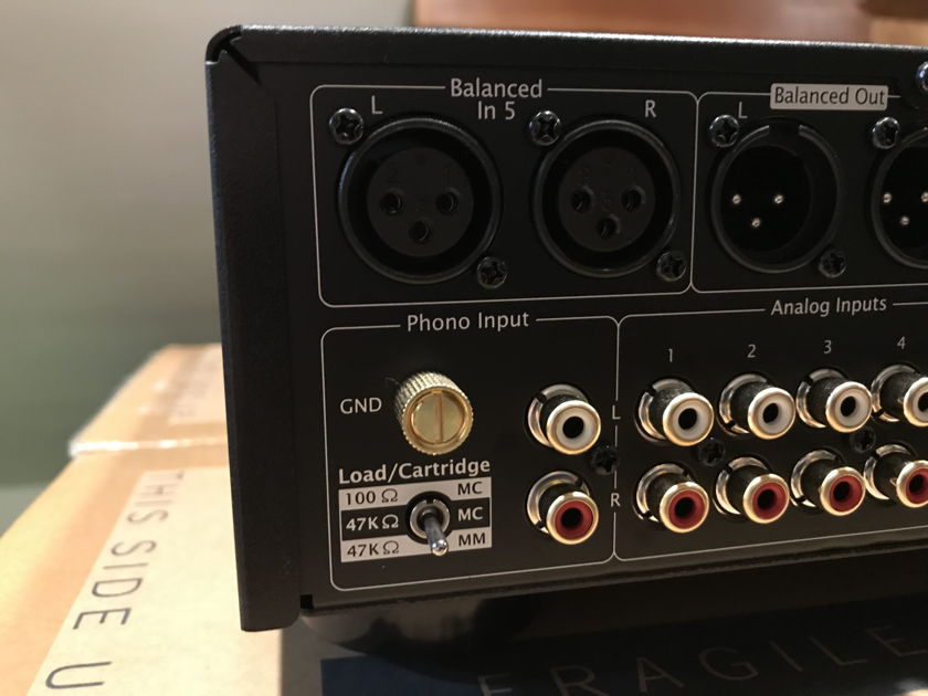 Parasound Halo P-5 Amazing Preamp in Black!!