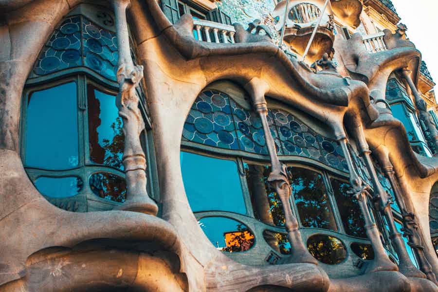 Fast Track La Sagrada Familia, La Pedrera & Park Güell Full-Day Trip - photo 6