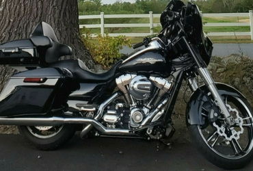 2016 HARLEY-DAVIDSON STREET GLIDE motorcycle for rent near Belmont, NH