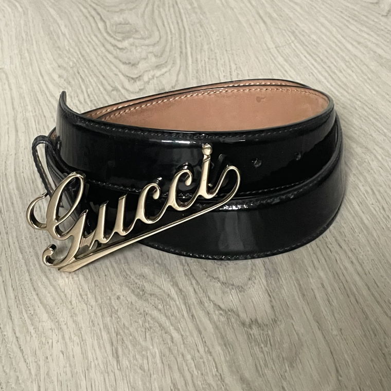 GUCCI logo buckle