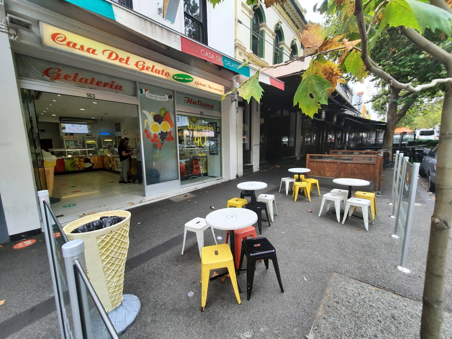 FOR LEASE Spacious & Recently Repainted 2-Bedroom in Stunning Garden Setting - Image 20