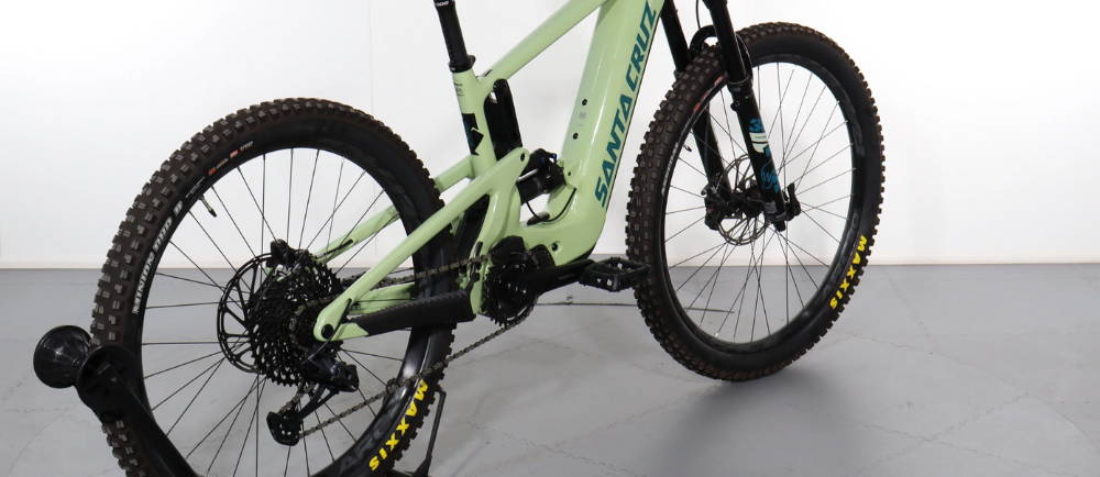A Santa Cruz Heckler in green