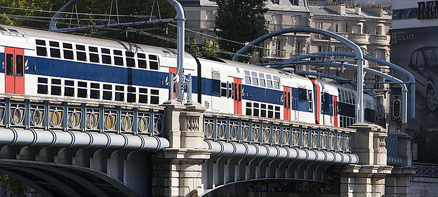  Paris
- RER