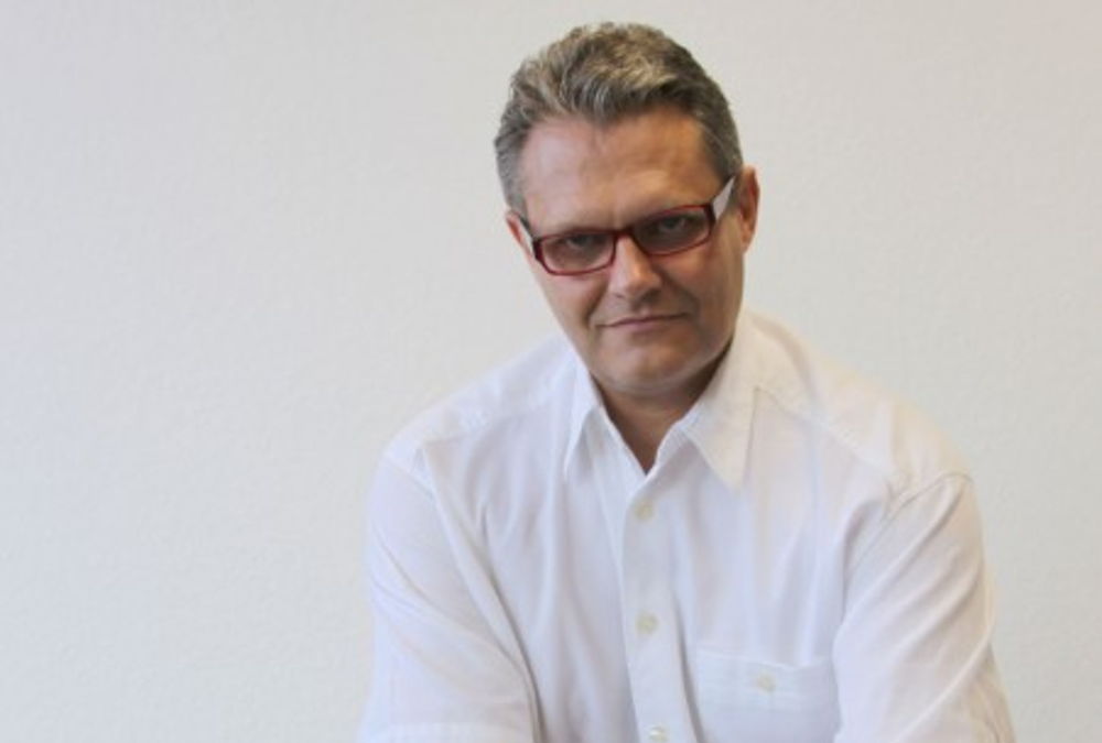 Osteopath Carsten Fischer bei der Osteopathie