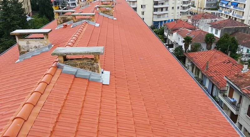 Rénovation de 2 000 m² de couverture en tuiles de Marseille — photo 26 sur 26 — CEG TOITURE