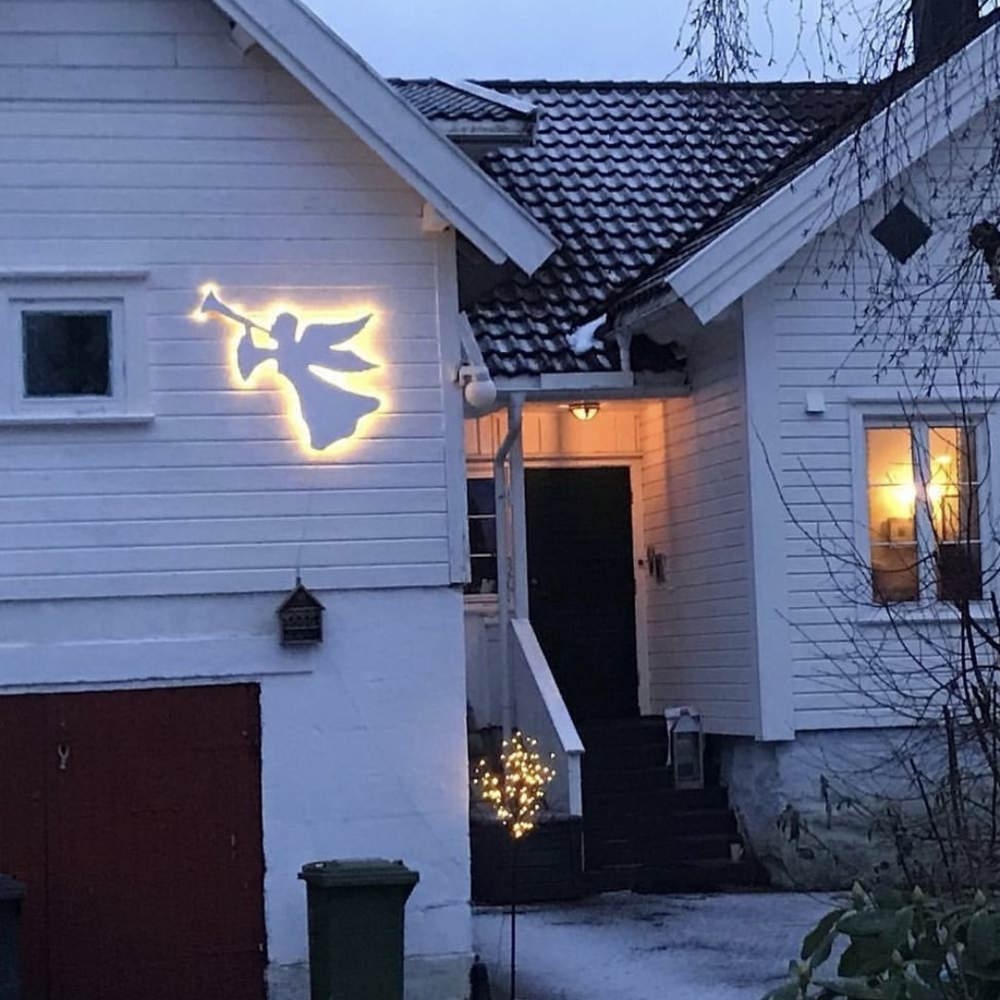 Stor håndlaget engel med LED-lys, venstrevinklet (H)