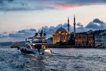 See many beautiful places of Istanbul from the water