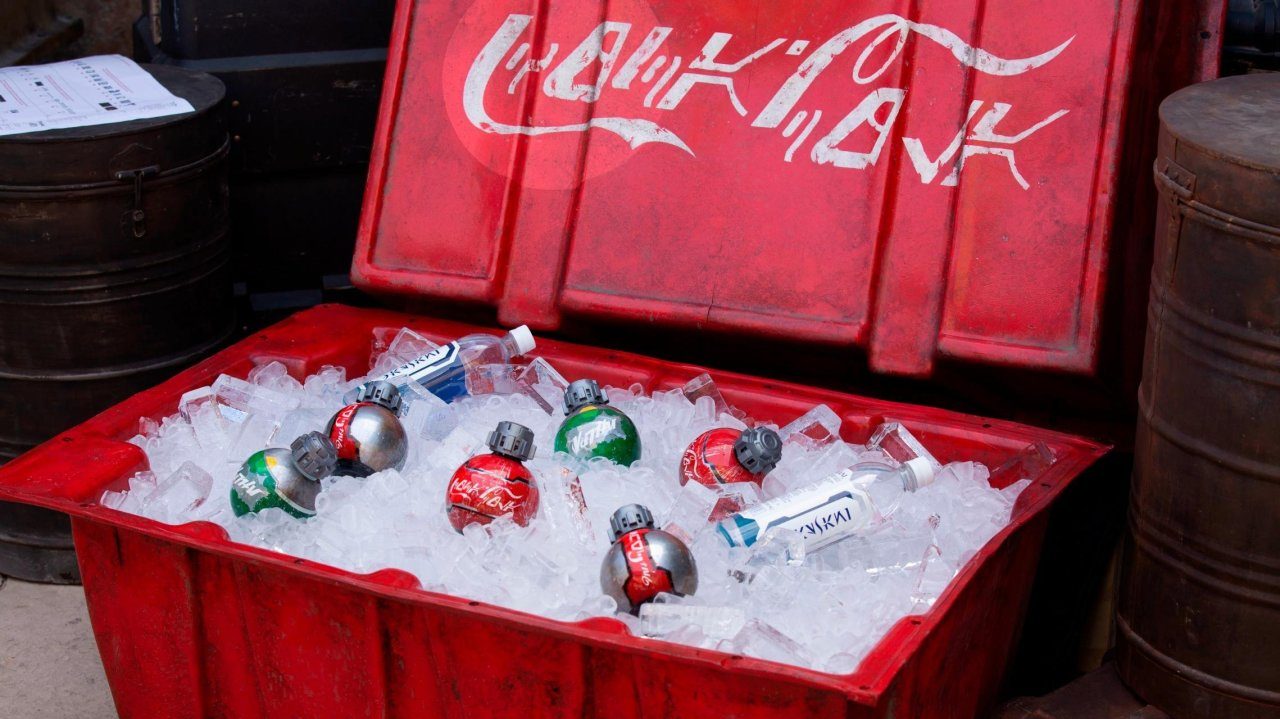 Star Wars example #114: TSA Bans Star Wars-themed Coca-Cola Bottles