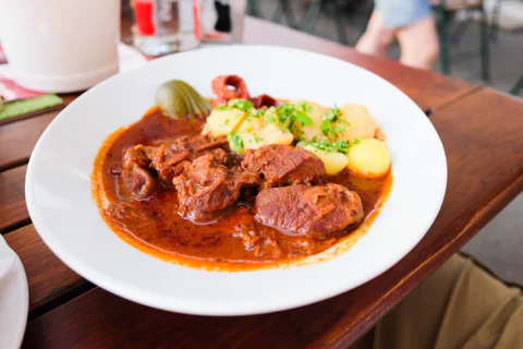 Guided Foodie Walking Tour with Food and Drinks