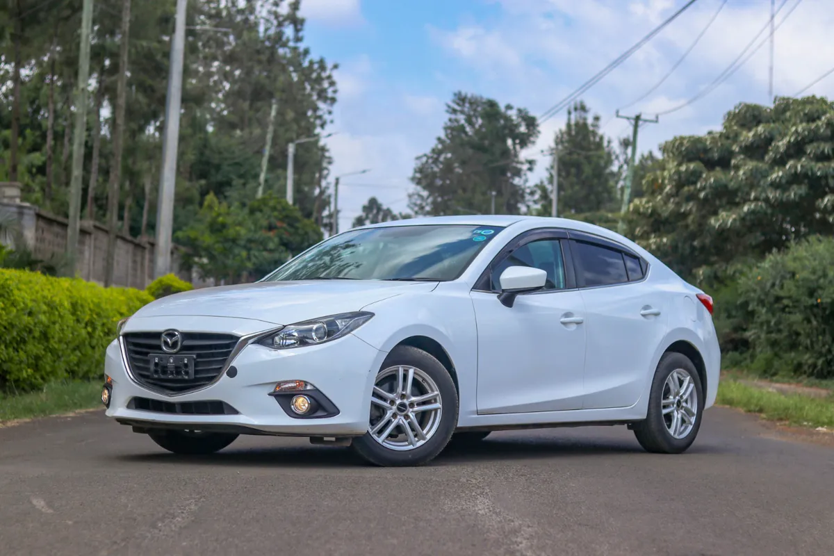 2016 Mazda Axela — Royal Max Motors — photo 6 of 14