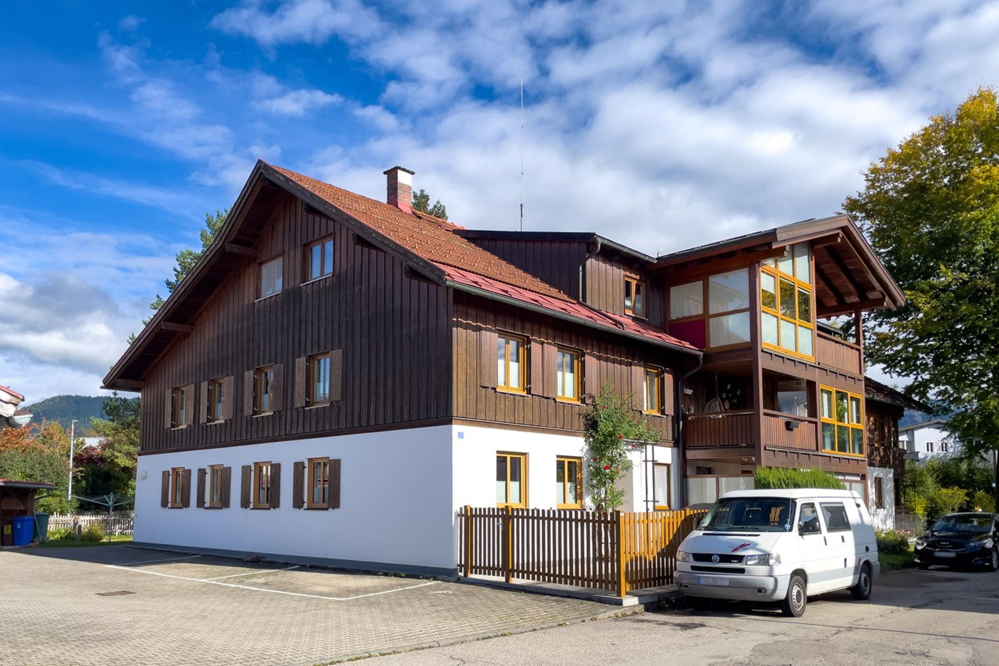 Foto Kundenreferenz Mehrfamilienhaus Altbau Außenansicht