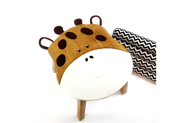 Children’s wooden table: Giraffe themed