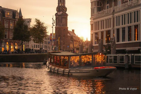 Amsterdam Evening Cruise with Drinks & Dutch bites included