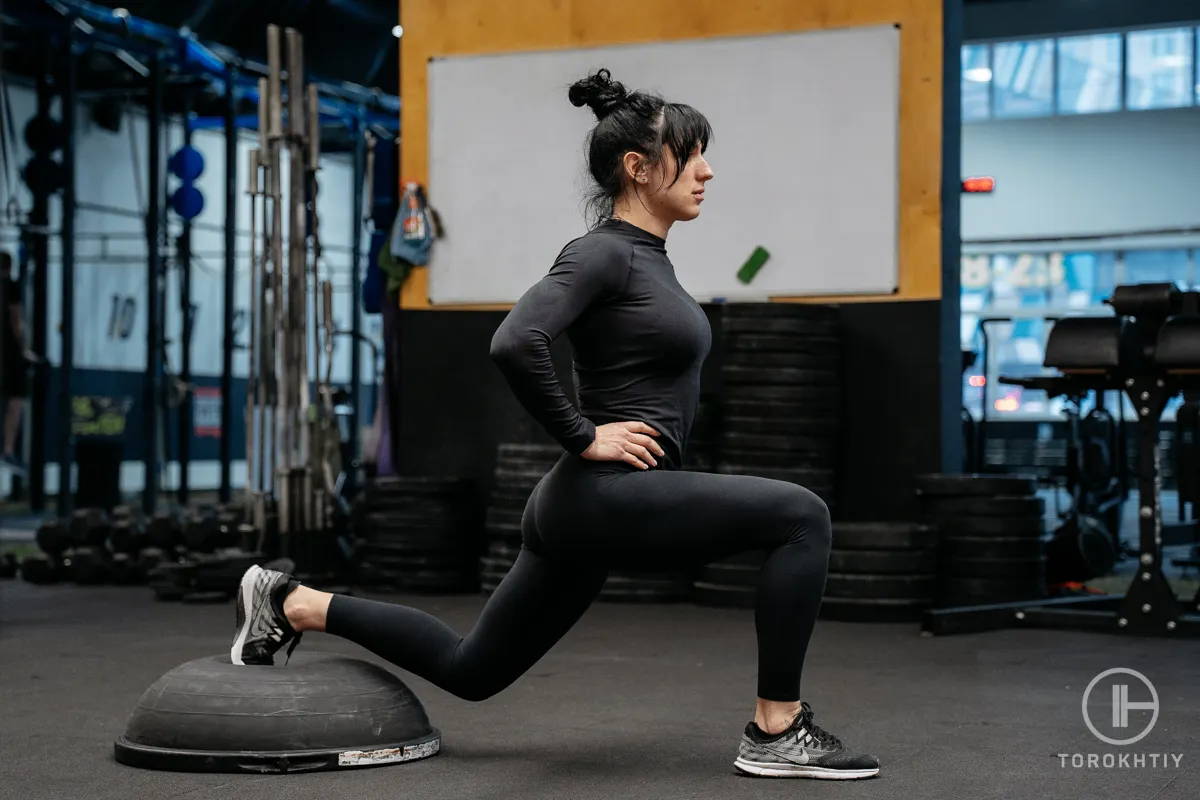 Female Lunges Stretch Exercise